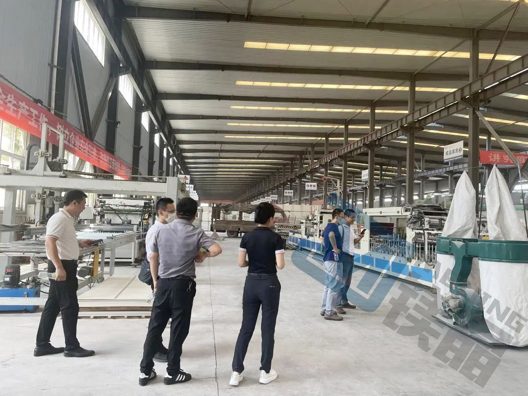 共話合作 共謀發展——中建科技集團等多家企業赴鎂晶產業園參觀考察
