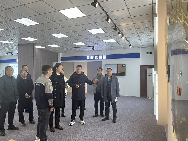 領導關懷 | 榮昌委副書記、區長萬容一行蒞臨我司考察調研