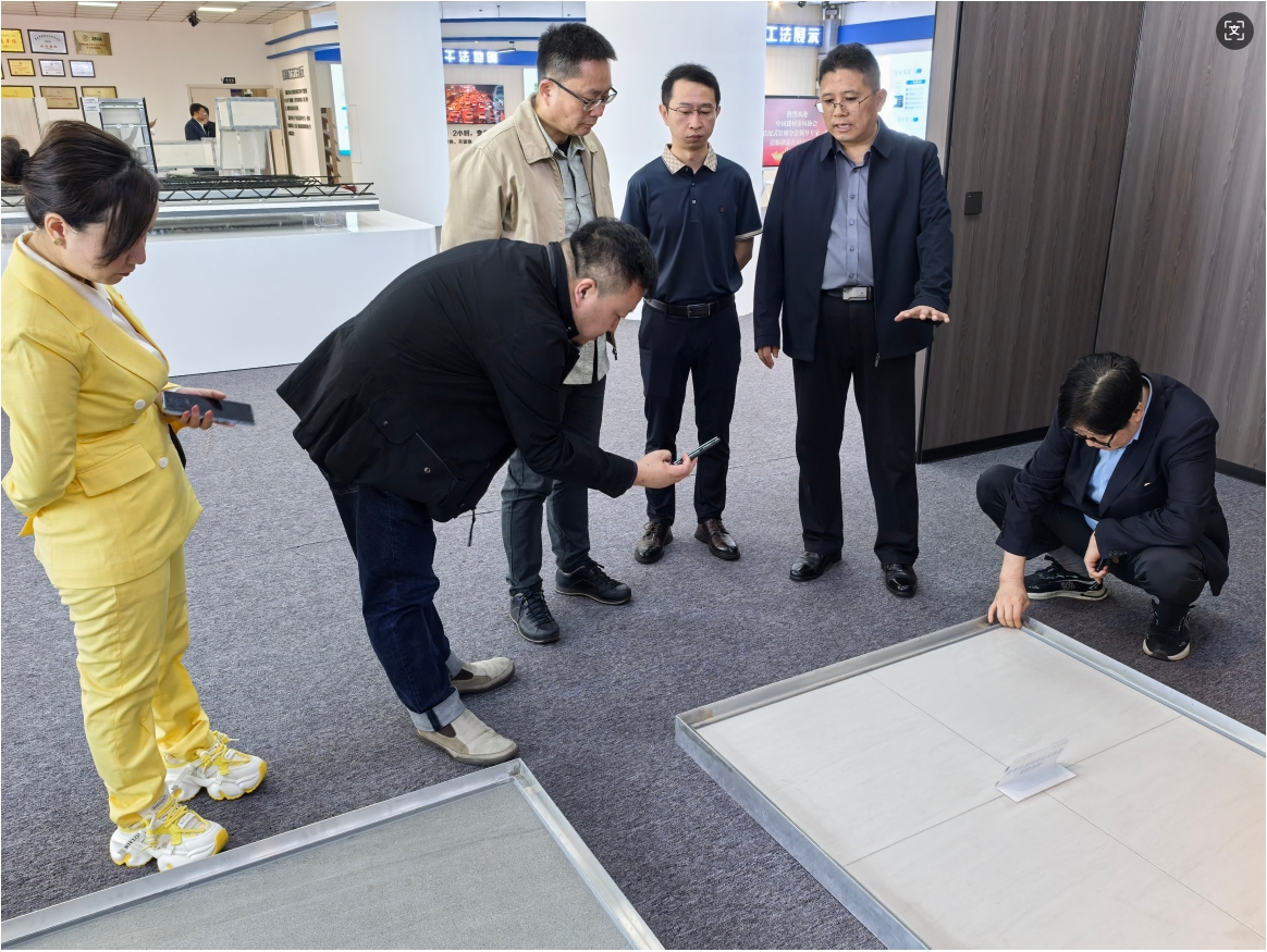 參觀展廳.png