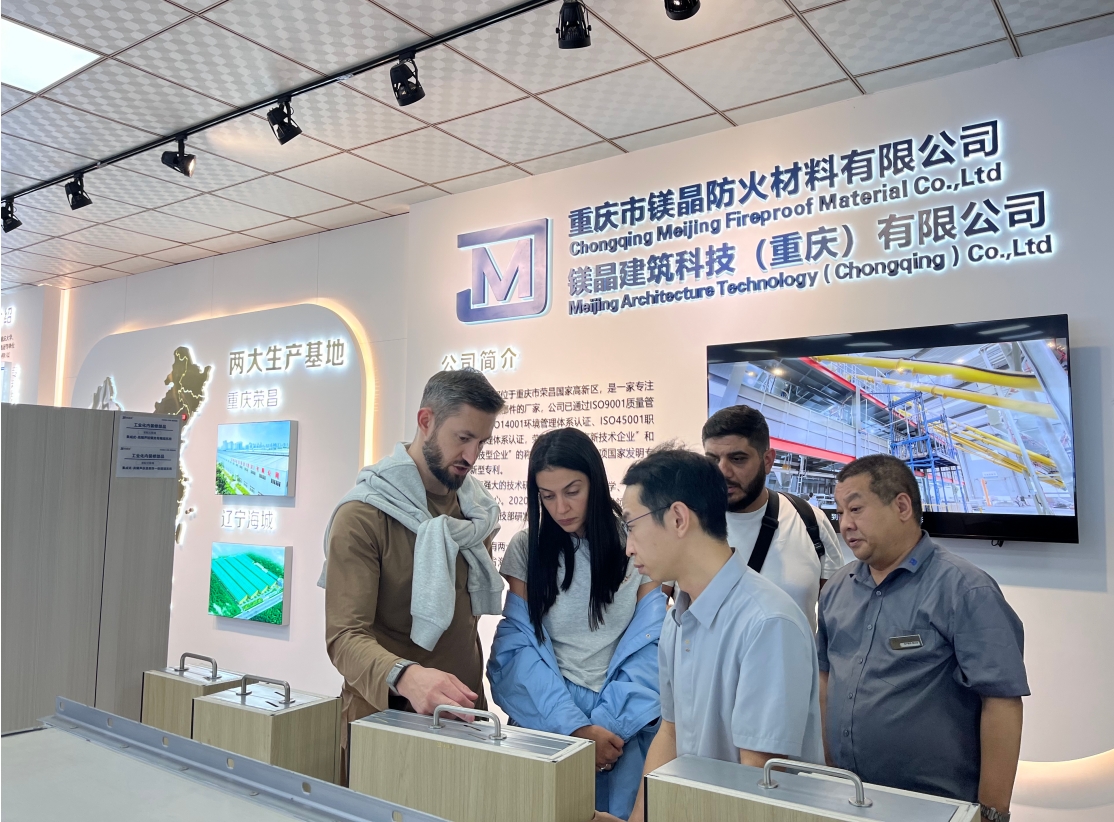 展廳參觀.png